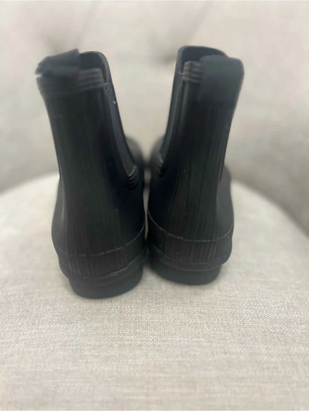 Hunter Black Chelsea Rain Boots Ankle Pull-On Booties Waterproof Logo Size 8